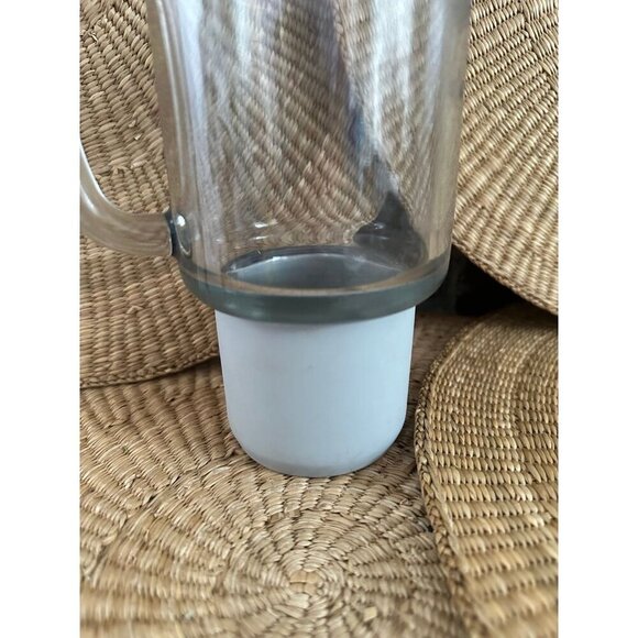 Glass cup with silicone holder - Picture 4 of 9